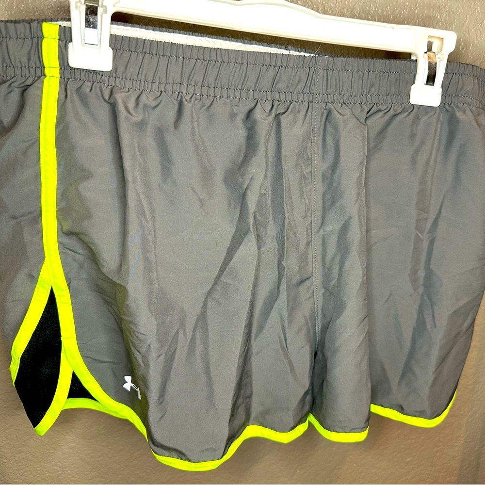 Under armor sports short